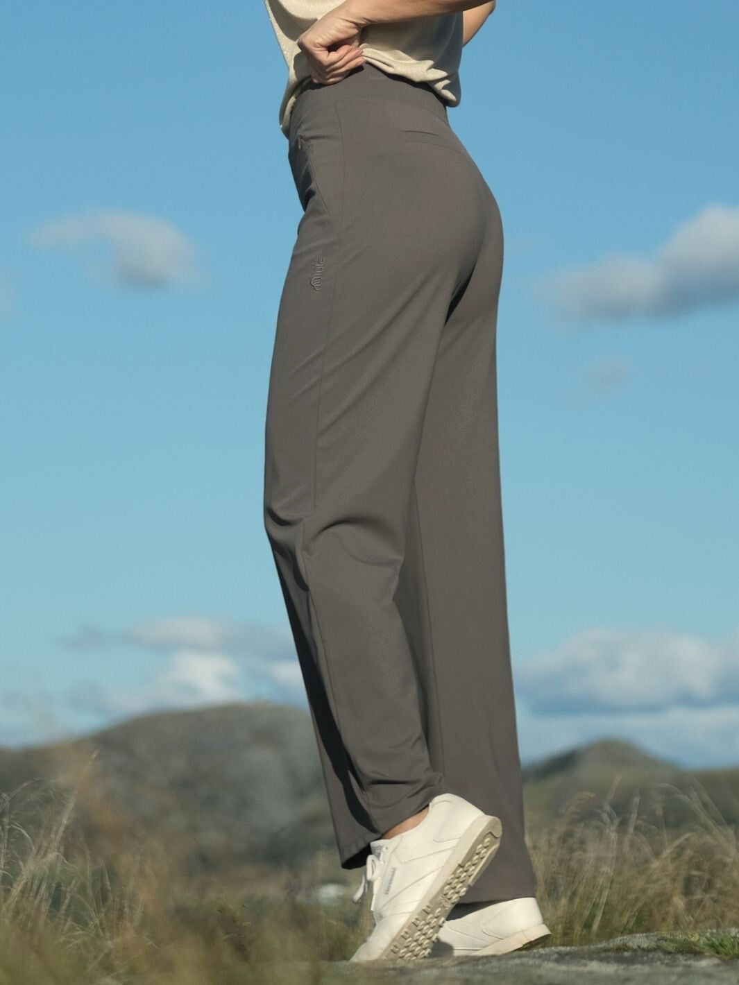 Lule Classic Pant Warm Stone